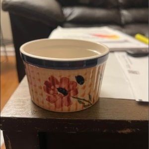Small porcelain decorative bowl